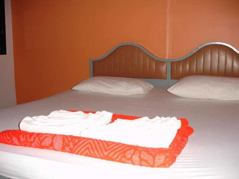 B&B House & Hostel Krabi town Esterno foto